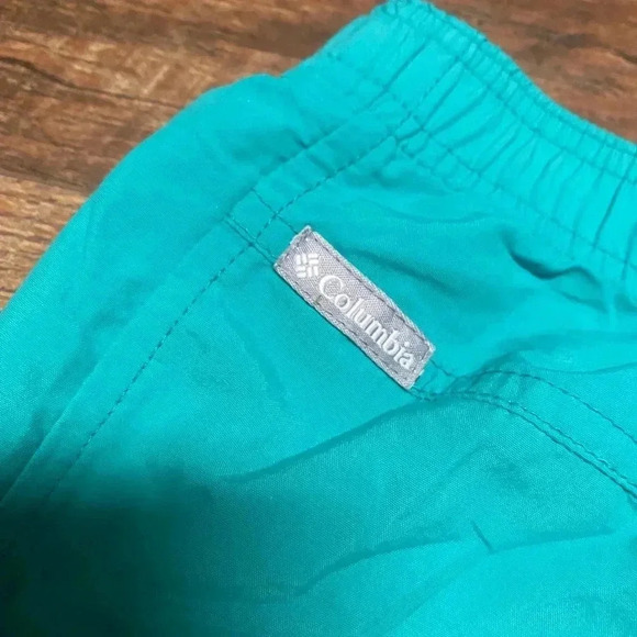 Columbia Women’s Adjustable Shorts Size XL - Picture 8 of 8